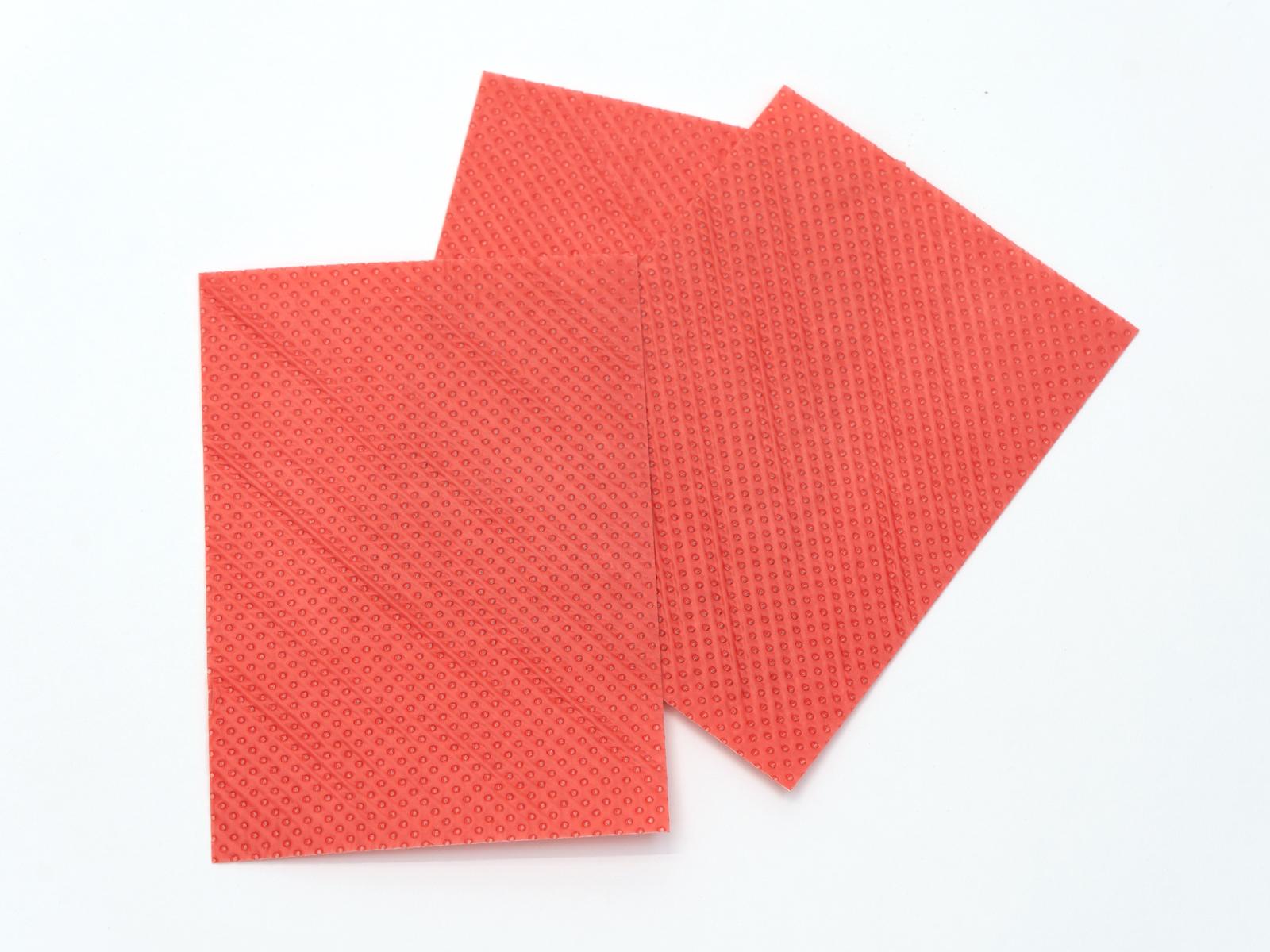 红色的餐巾纸